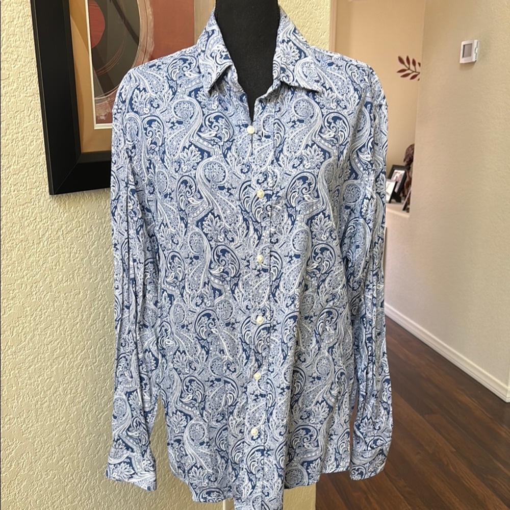 TASSO ELBA  EUC Blue & White Paisley Long Sleeve  Men's Shirt